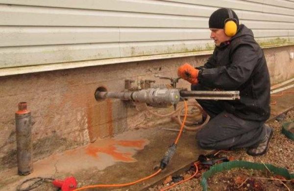 Diamond drilling in the basement of the building