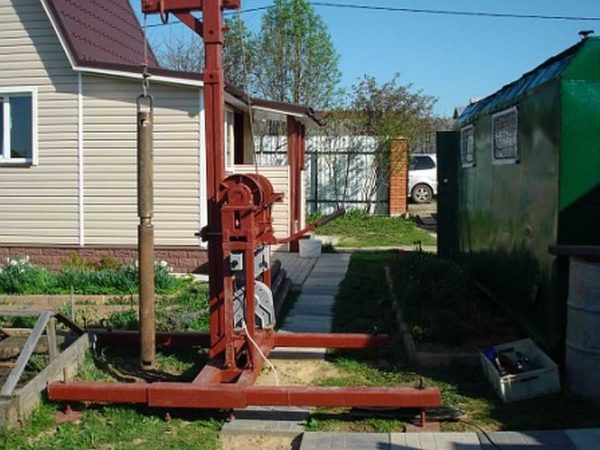 Stand for small drilling rig side view