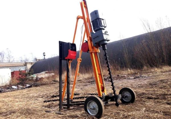 Auger drilling rig