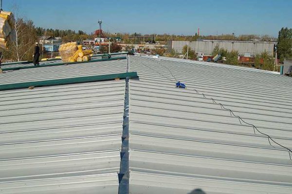 Vertical joints are difficult to seal