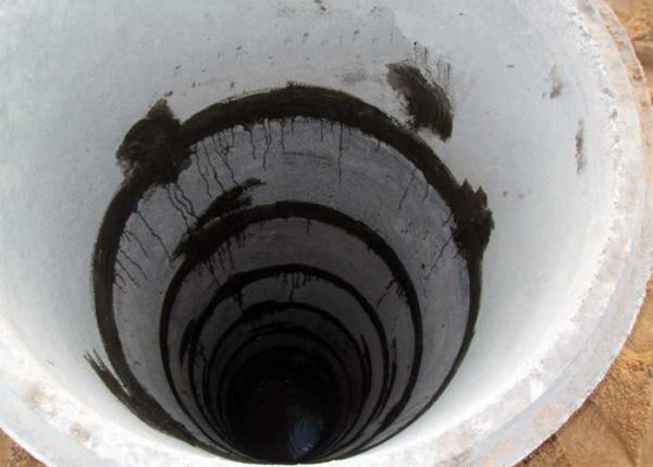 Seal all joints and surface defects with cement-sand mortar or a special hydrophobic mortar