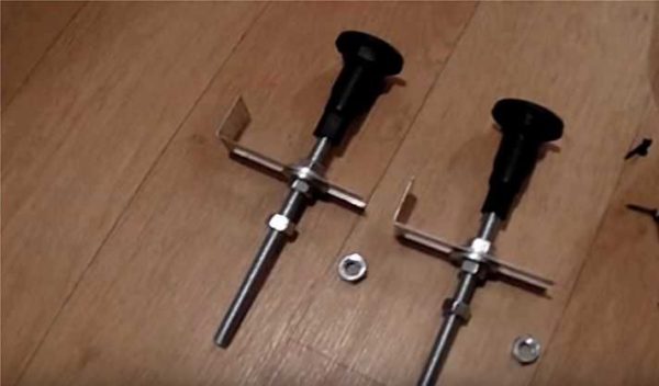 Assembling the legs from the screen side