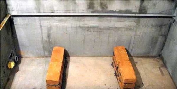 We expose the bricks, fasten the corner