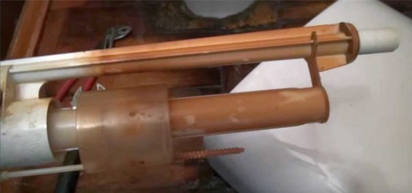 This removed the water supply to the tank
