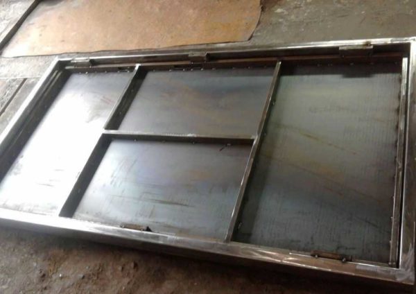 We weld metal doors from the inside