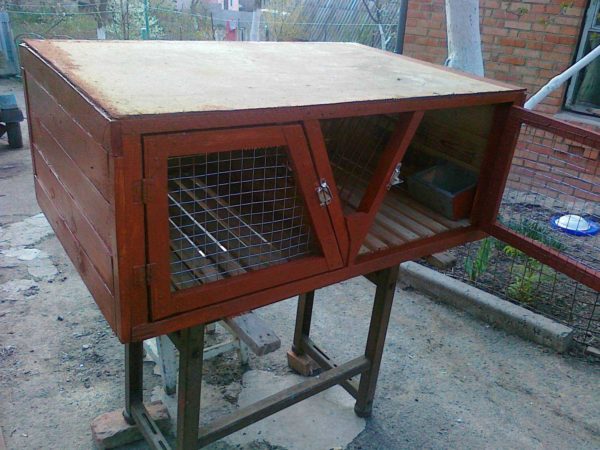 Photo example of a rabbit cage