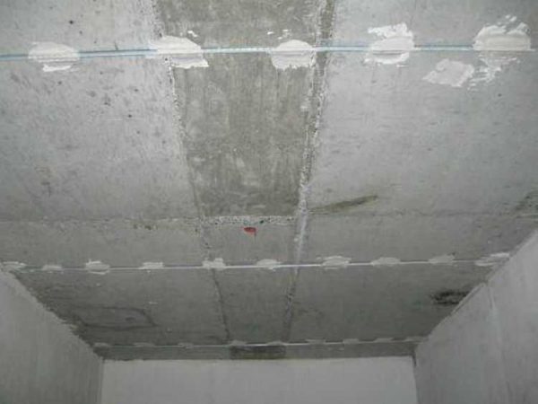 The distance between the beacons on the ceiling is 1.1-1.3 meters