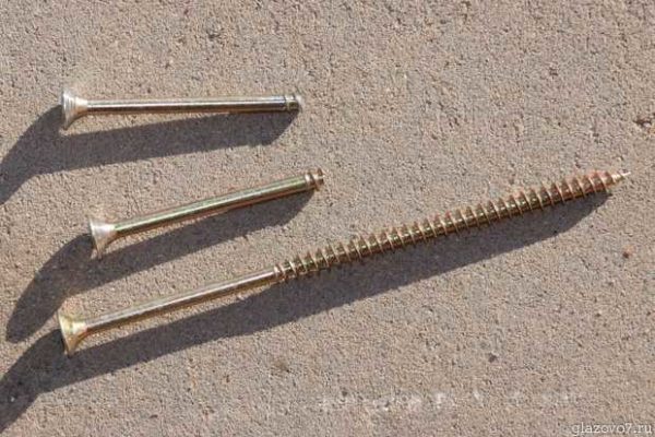 Even anodized self-tapping screws break