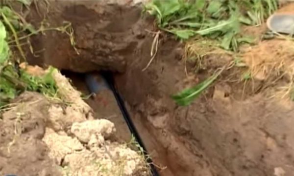 The power cable is laid in a protective sheath