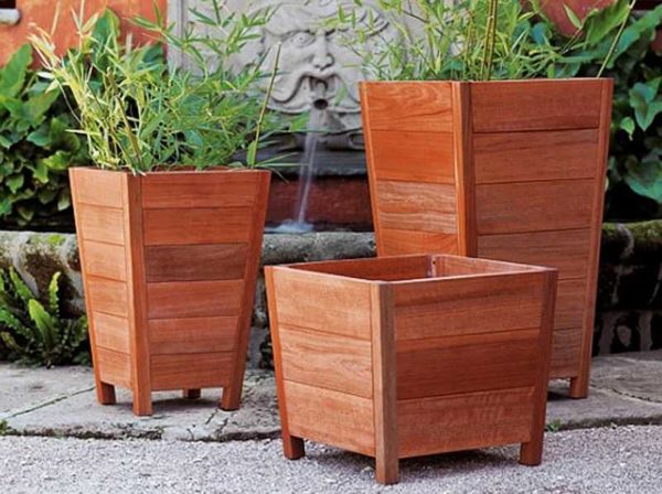The second option for making wooden flowerpots