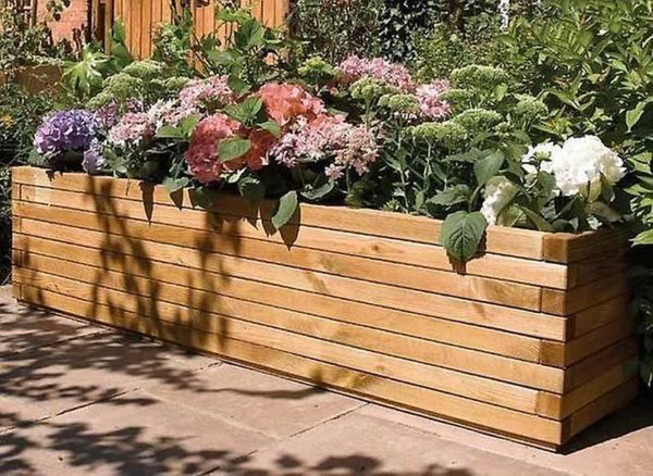 Outdoor bar for flowers