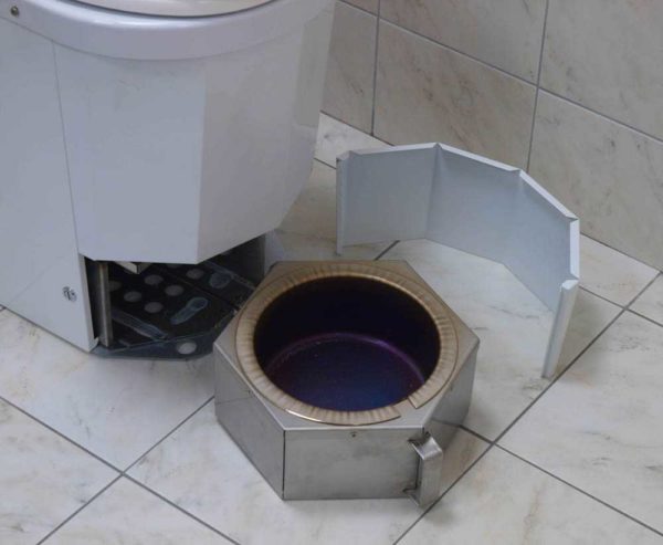 The container into which the ashes are poured