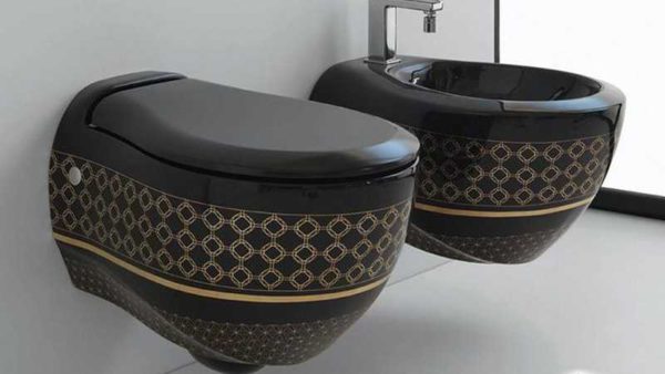 Gold is not black - a stylish combination