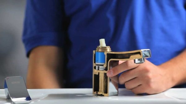What does a single-lever mixer cartridge consist of?