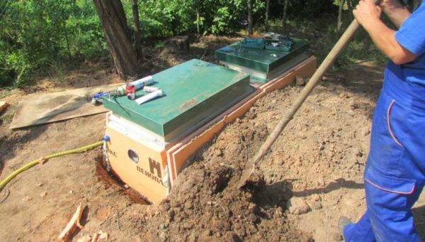 It is better to insulate with extruded polystyrene foam
