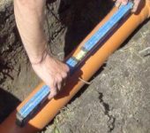 The sewer pipe must be laid with a certain slope