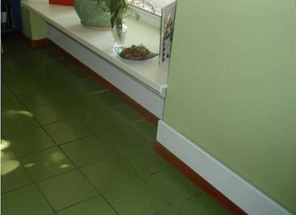 Infrared heating with ceramic skirting boards is a good idea for discreet, comfortable and efficient heating