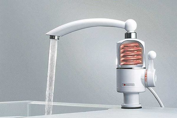 Electric flow faucet for water heating