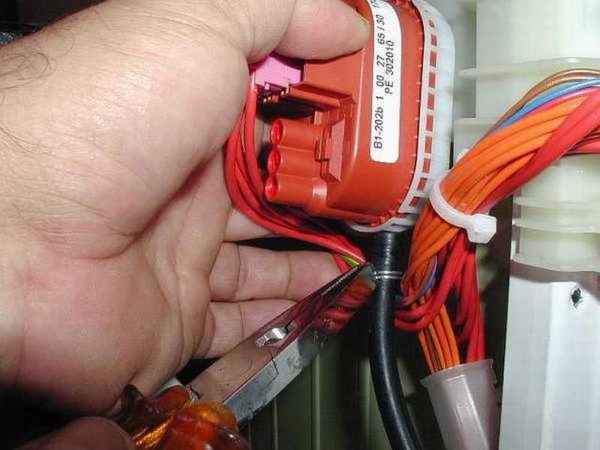 This is a water level sensor (pressure switch). The body color can be any