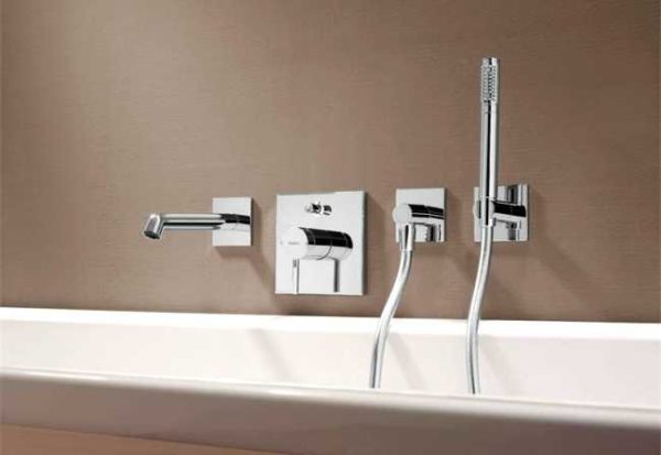 Today the choice of bath faucets is very wide - different types, types, layouts, and only the appearance ...