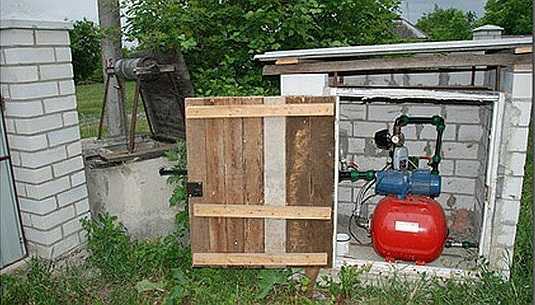Installation of a pumping station in a barn is suitable for permanent residence and the condition of insulation / heating for the winter