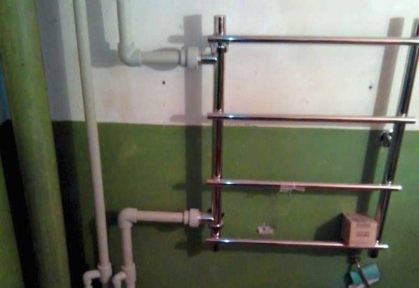With this connection, the dryer is part of the riser and there can be no taps