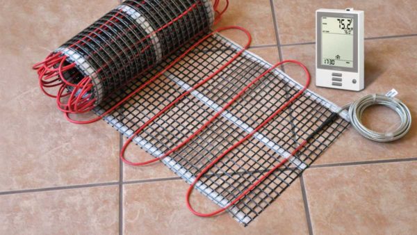 For screed laying, it is better to use underfloor heating mats