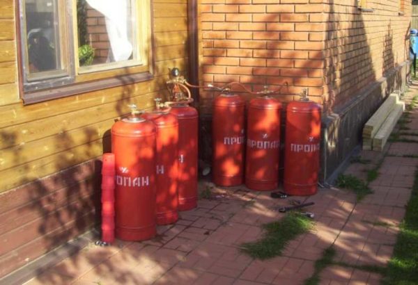 Gas can be in cylinders