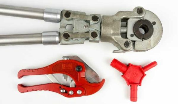 Manual crimping pliers or press