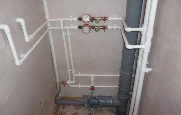 Installation of a water supply system from polypropylene pipes can be done independently