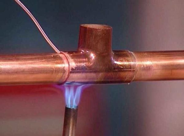 Brazing copper pipes consists of several stages