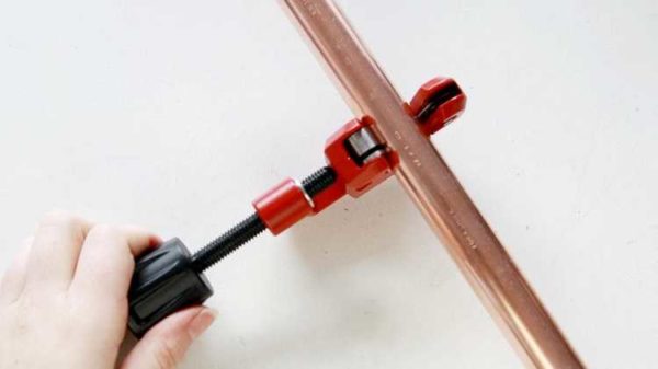 Pipe cutter