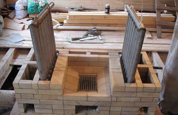 Furnace construction around the heat exchanger
