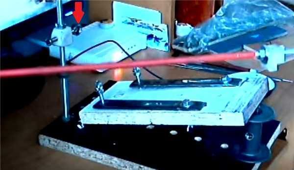 The loop into which the second rod is inserted