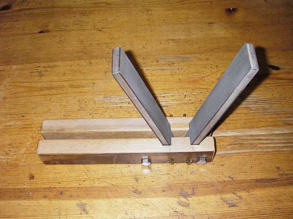 Swivel holders allow you to set a predetermined angle, and then fix it with the help of lambs