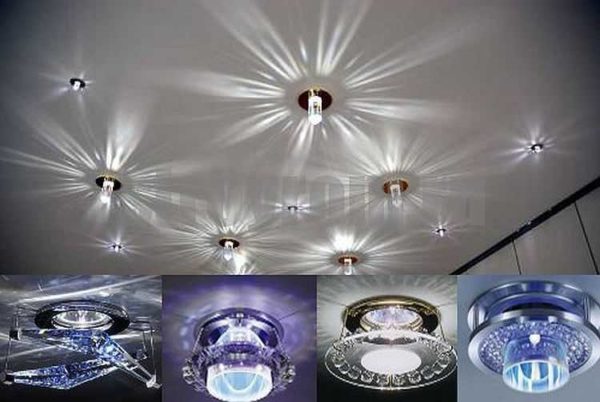 There are recessed spotlights that create various lighting effects