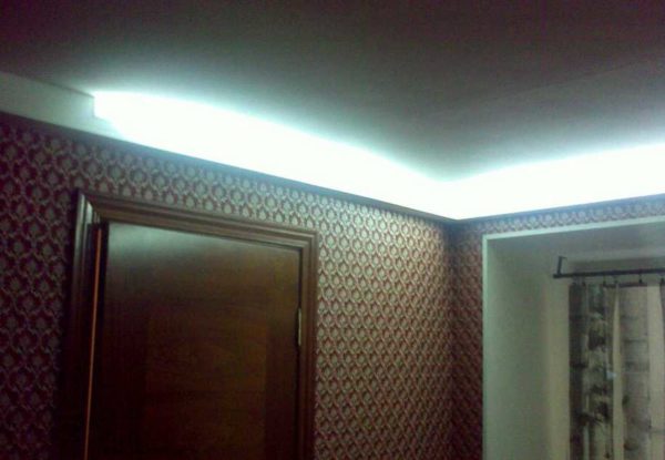 Option for hidden lighting in the corridor
