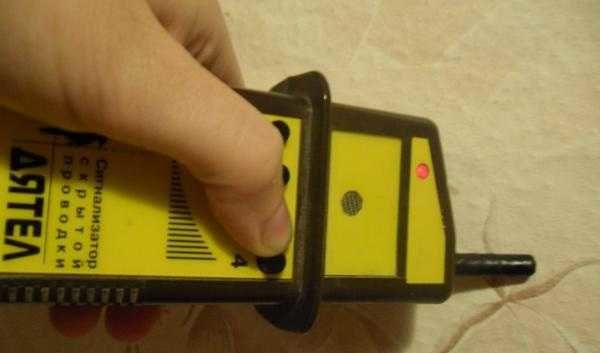 Woodpecker - hidden wiring detector