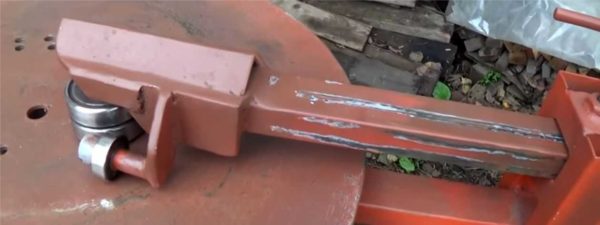 The lever must be reliable, with reinforcement