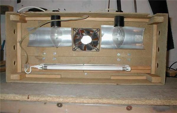 When using incandescent bulbs to illuminate the aquarium, care must be taken to dissipate heat