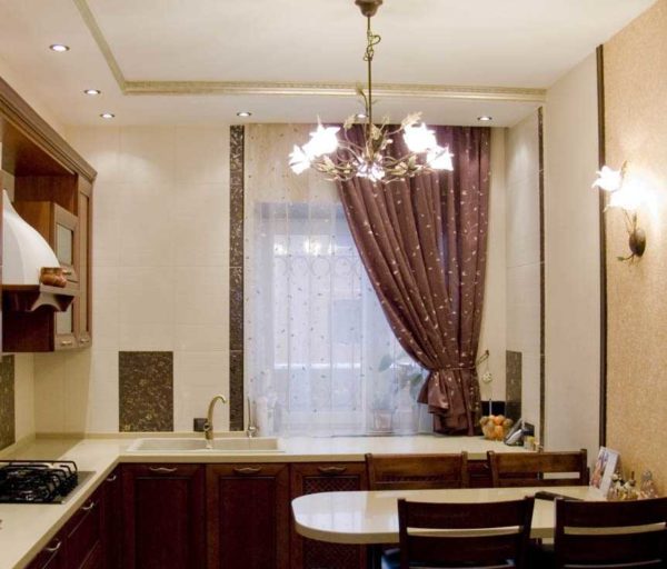 Traditional general lighting - a chandelier in the middle of the ceiling