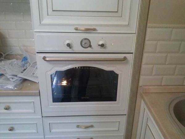 Independent oven can be installed in a pencil case