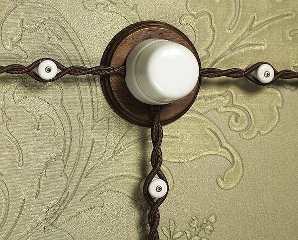 They look good on wallpaper too, so retro wiring can be done in the apartment, but the style must match ....