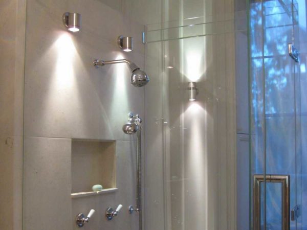 Bathroom luminaires with the ability to change the direction of the light flux