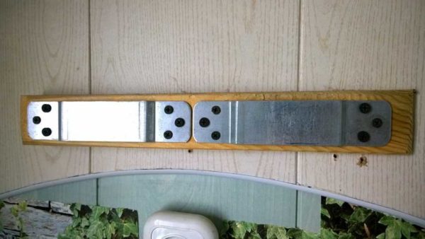 Can be attached to a separate bar