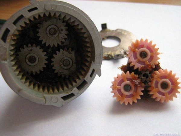 Difference between professional and household screwdriver in resource