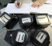 Old electricity meters are replaced with new ones