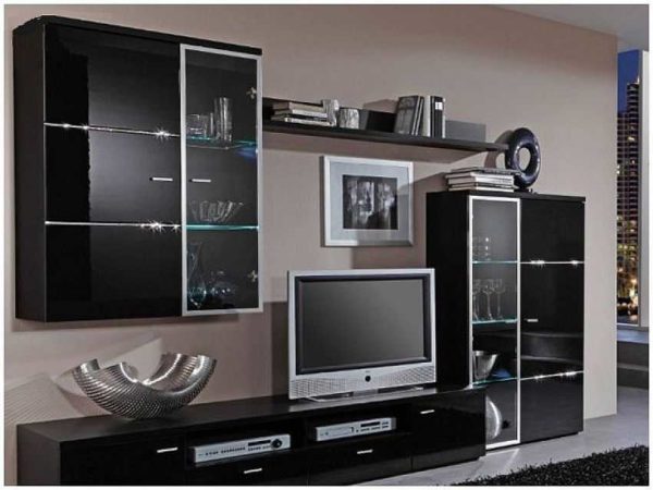 If black is glossy, it does not look so gloomy