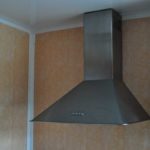 Wall decoration with plastic - urgent and inexpensive repair