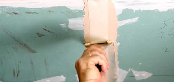 Putty of cut seams on gypsum board